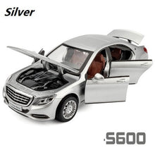 Load image into Gallery viewer, Metal Models 6 Doors Toy Car